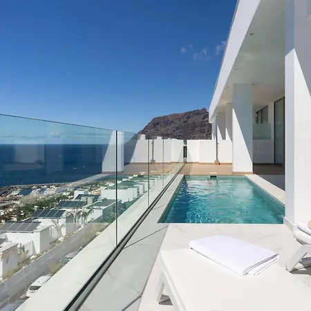 Crystal I Luxury By Enjoyahome Apartment