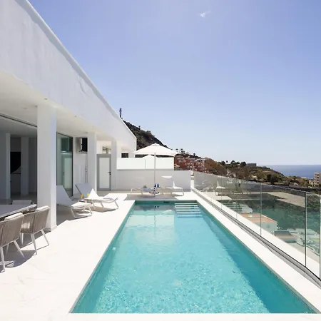 Crystal I Luxury By Enjoyahome Apartment